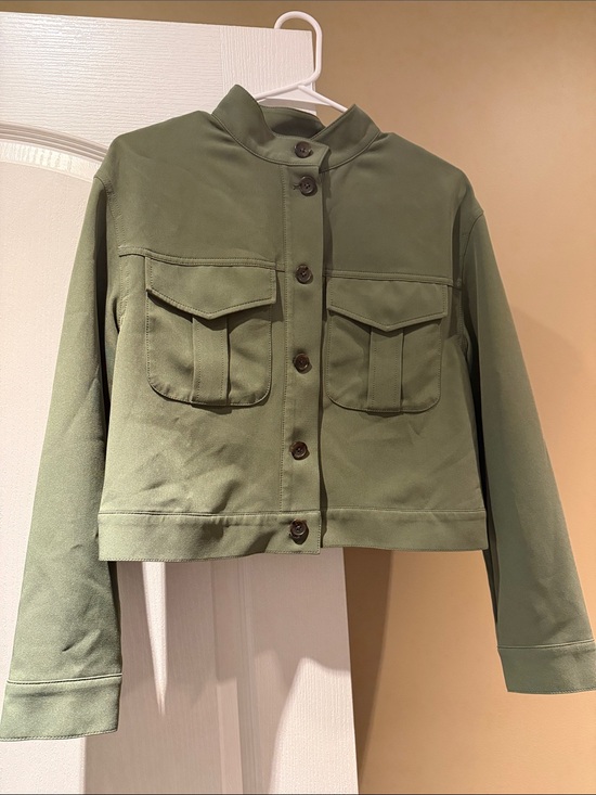 Banana Republic Factory Jackets & Blazers - Banana Republic Factory Olive Cropped Utility Jacket